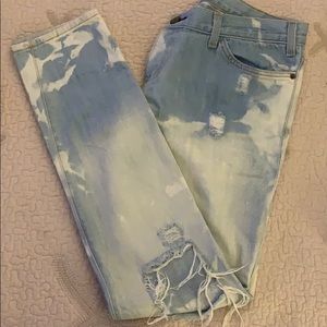 Current Elliott "Cheville" Destroyed Jeans.